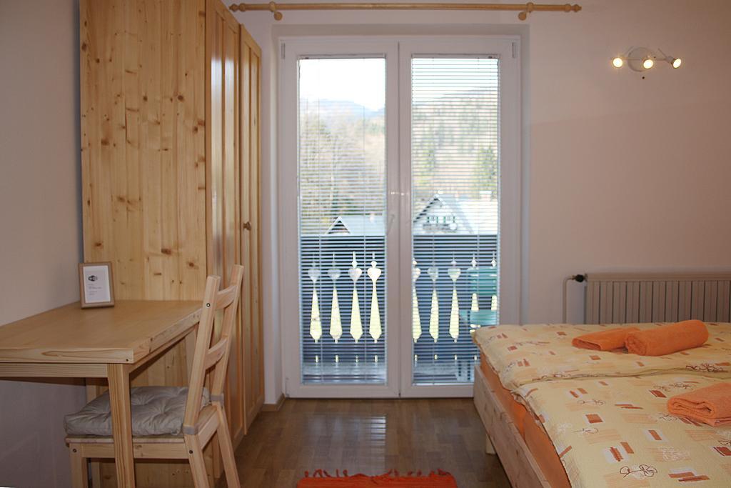 Apartments And Rooms Cerkovnik Бохин Екстериор снимка