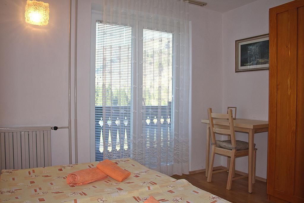 Apartments And Rooms Cerkovnik Бохин Екстериор снимка