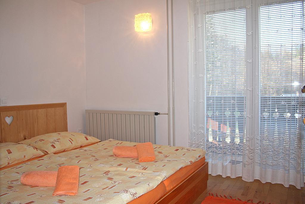 Apartments And Rooms Cerkovnik Бохин Екстериор снимка