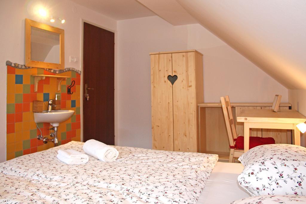 Apartments And Rooms Cerkovnik Бохин Екстериор снимка
