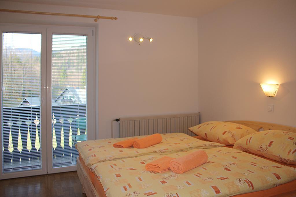 Apartments And Rooms Cerkovnik Бохин Екстериор снимка