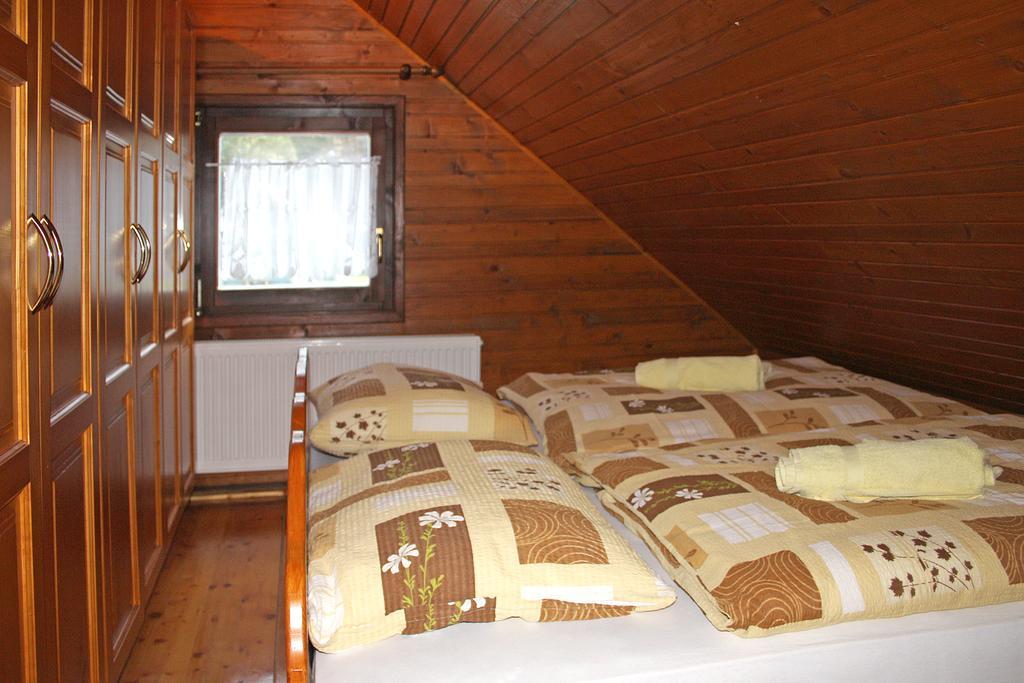 Apartments And Rooms Cerkovnik Бохин Екстериор снимка